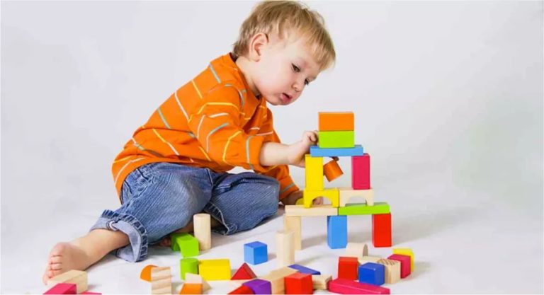Queretanos festejan el Día del Niño en casa