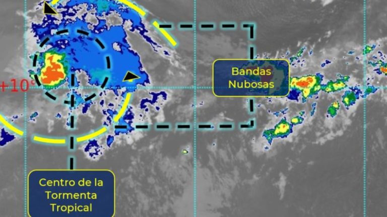 Tormenta tropical Carlos avanza por el Pacífico, lejos de costas mexicanas