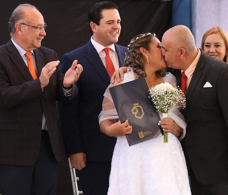 Se unen mil 675 parejas en celebración de matrimonios colectivos en Nuevo León