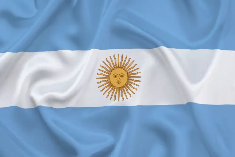 Precios en Argentina subieron 124% en un año