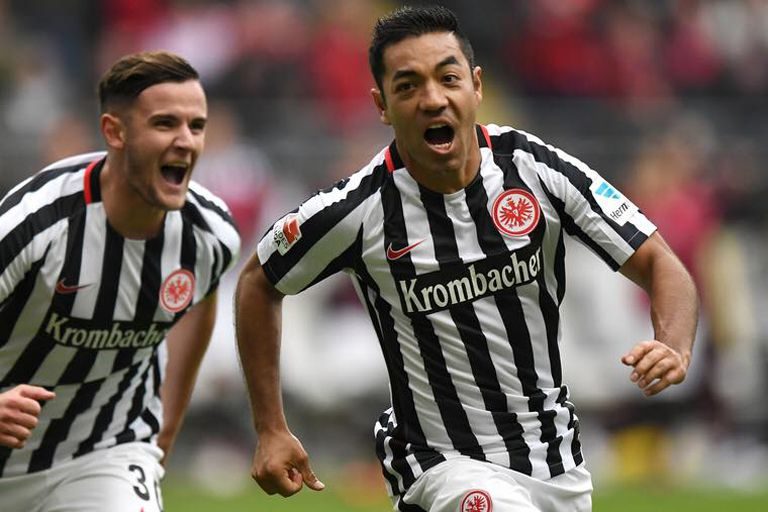Valencia buscaría a Fabián y Chicharito