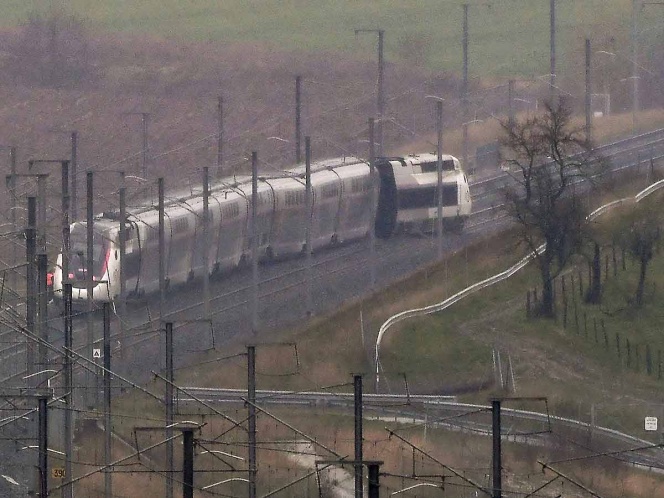Tren ‘rápido y furioso’ se descarrila en Francia, hay 22 heridos