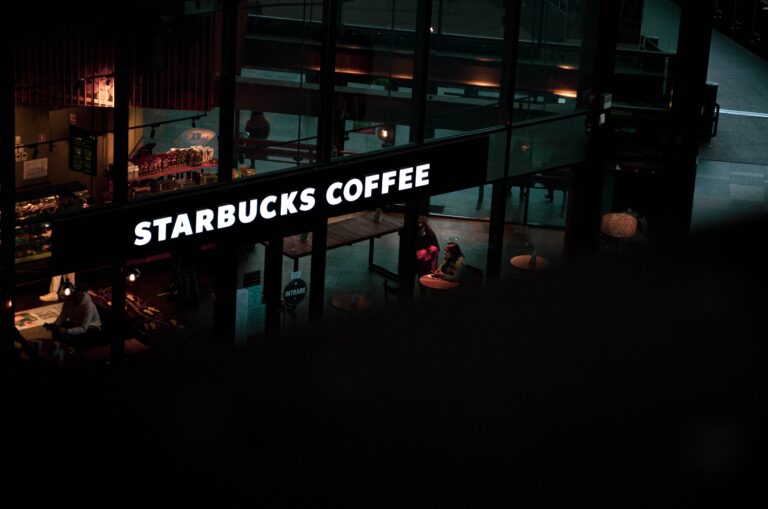 Una persona es asesinada en Starbucks de Plaza Carso en Ciudad de México