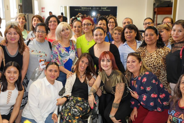 Presenta SEDIF conversatorio Café entre mujeres