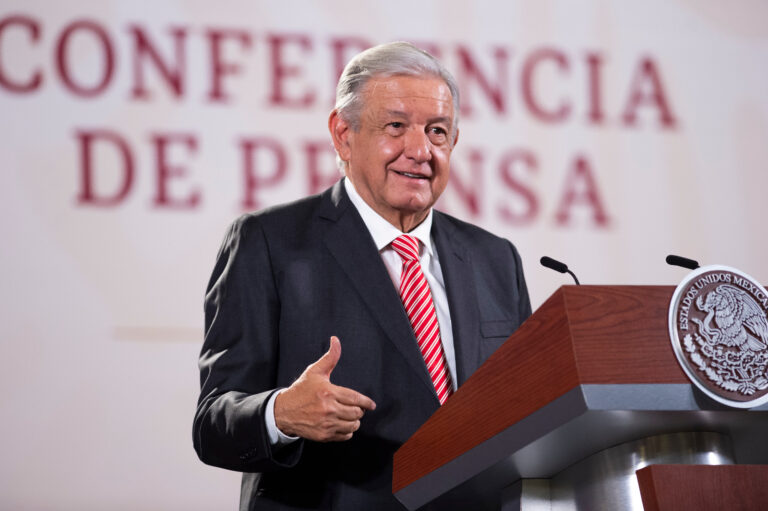 AMLO confirma que presentará demanda contra abogado de García Luna