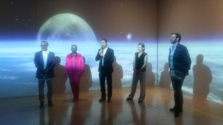 Inauguran exposición «Experiencia inmersa del Espacio» en el Gómez Morín