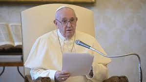 Papa Francisco padece de fiebre y cancela su agenda