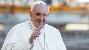 Papa trata de alentar a junta de protección infantil