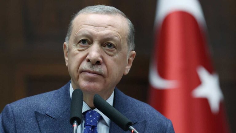 Erdogan asume tercer mandato presidencial y con ello, un cuarto de siglo en el poder