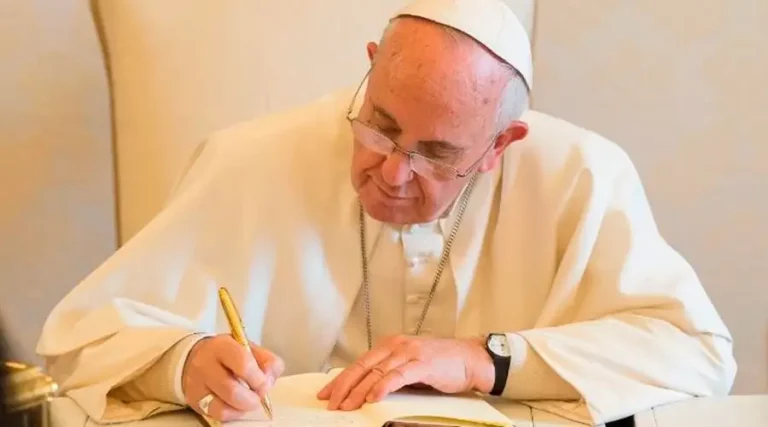 Papa Francisco pidió a Rusia renovar acuerdo de exportación de granos