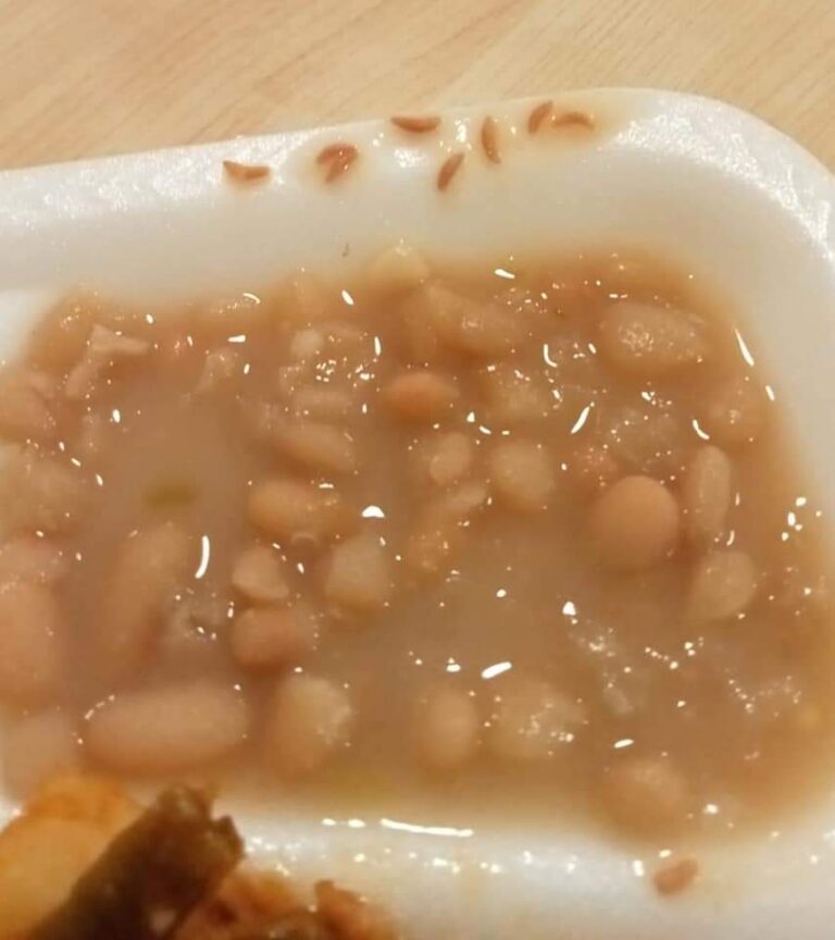 Confirman comida engusanada en el Hospital General de Querétaro