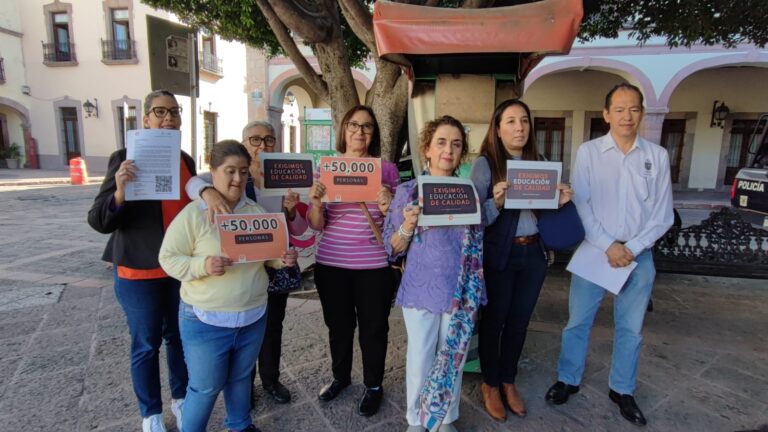 Padres piden que no se entreguen nuevos libros de la SEP en Querétaro