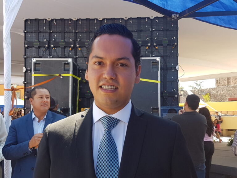 Acercan servicios a la población con «Aquí Contigo»: Josué Guerrero Trápala
