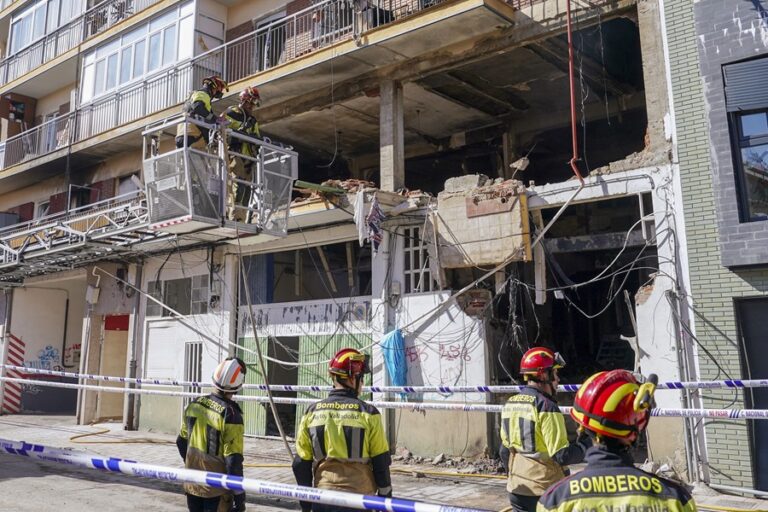 Encuentran cuerpo de mujer, tras una explosión en un edificio en Valladolid