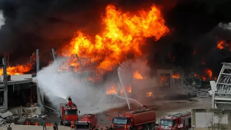 Fábrica incendiada en Taiwán superaba 30 veces el límite de material peligroso